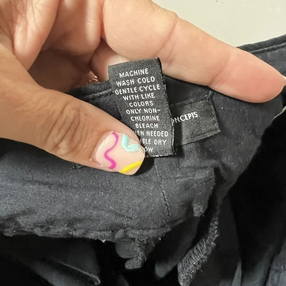 Vintage Y2K INC Women's Black Cropped Pants 4P Straight Leg Minimalist - Picture 3 of 10